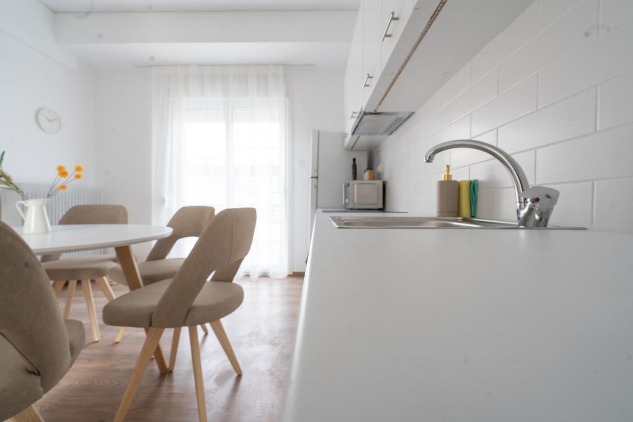 Athens Hideout Apt, Big Rooftop With City Viewアパートメント エクステリア 写真